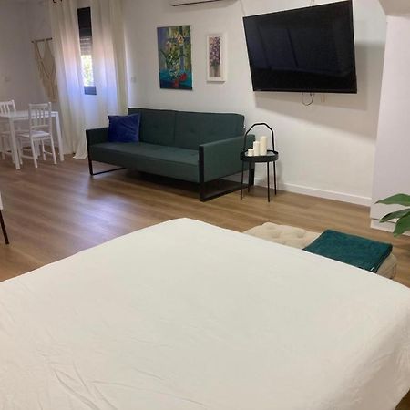 Ferienwohnung Shamaka'S Kefar Hananya Exterior foto