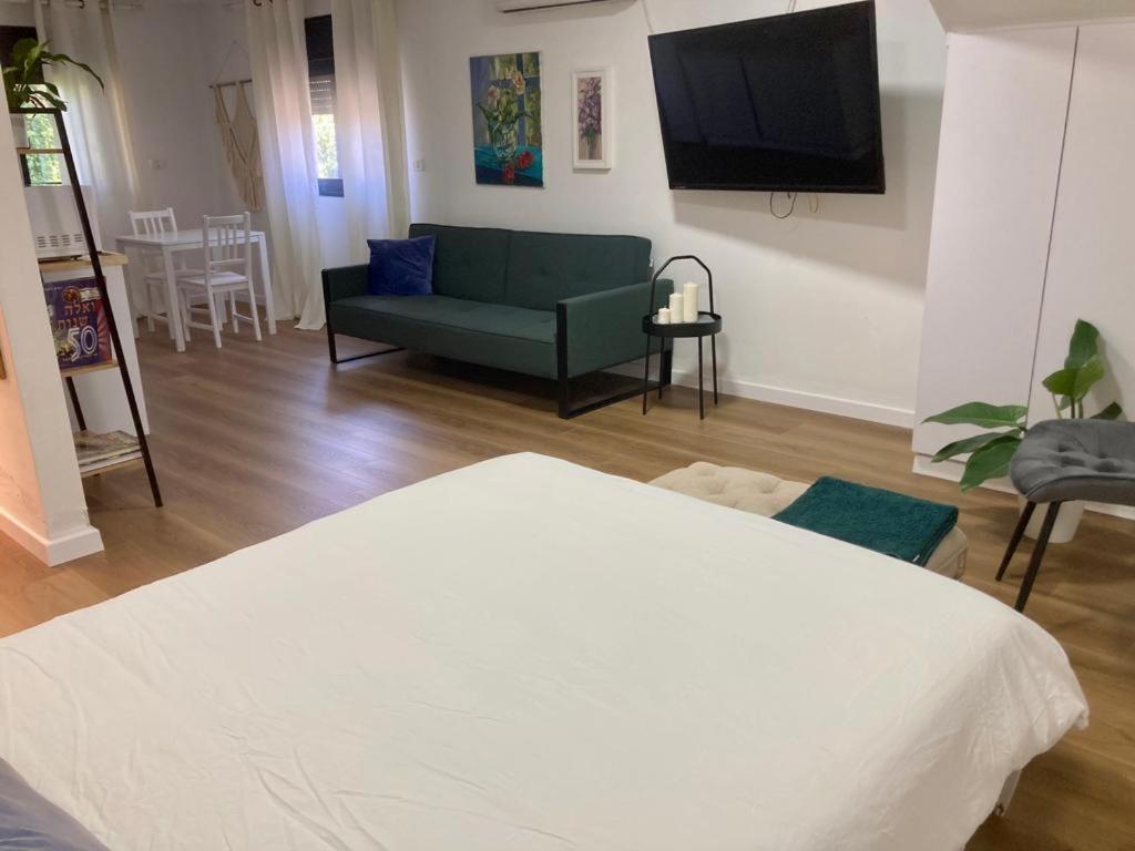 Ferienwohnung Shamaka'S Kefar Hananya Exterior foto